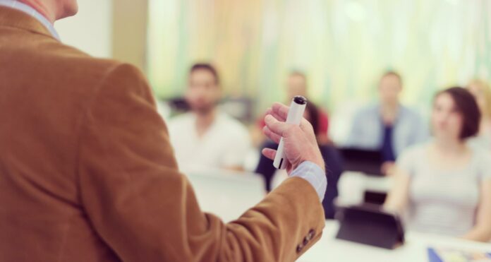 Aprobada la reducción de horas lectivas y la incorporación de 850 nuevos maestros el próximo curso