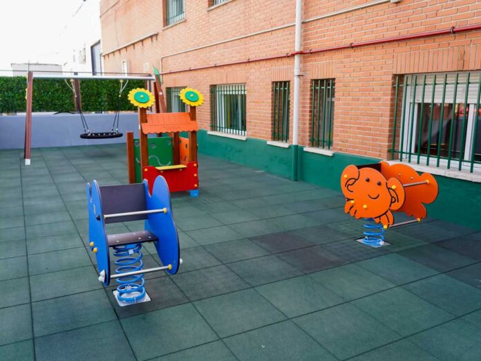 La Comunidad de Madrid abrirá patios y bibliotecas escolares por las tardes a partir del próximo curso