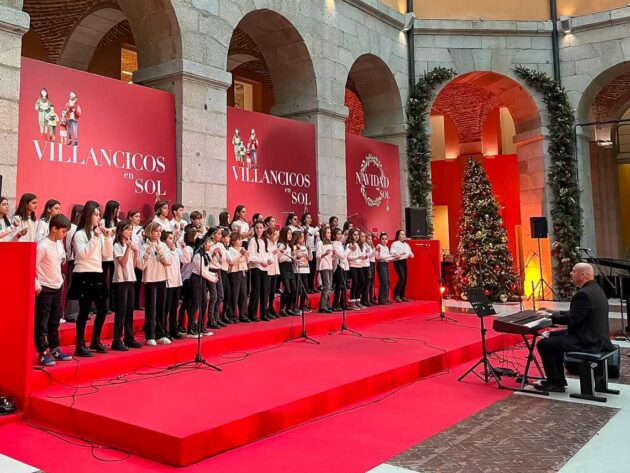 Los coros de los colegios Joaquín Blume y La Zarzuela deslumbran en la Real Casa de Correos de Madrid