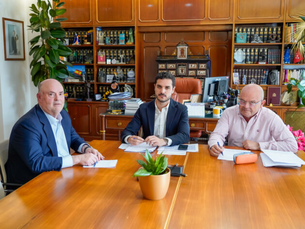 Alejandro Navarro se reúne con Alberto de Rosa, presidente del grupo Ribera, gestora del Hospital Universitario de Torrejón