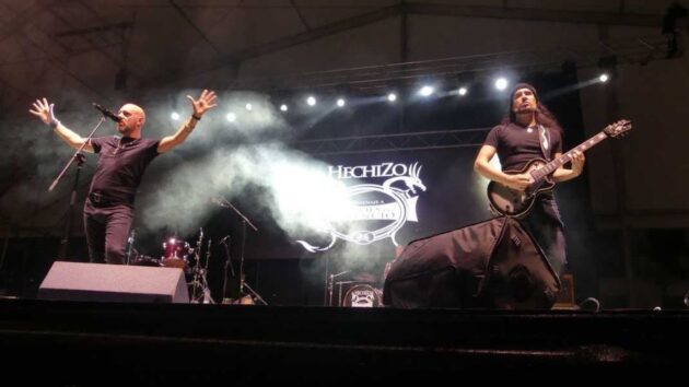 Locos x los 80: El tributo a Héroes del Silencio revienta la Plaza Mayor
