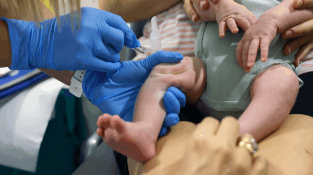Abre este lunes la cita previa para vacunar a 50.000 bebés frente al virus que causa la bronquiolitis