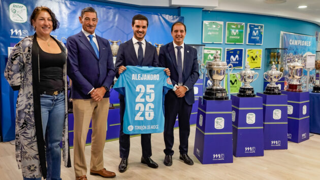 El alcalde Alejandro Navarro asistió al primer partido de liga de Movistar Inter