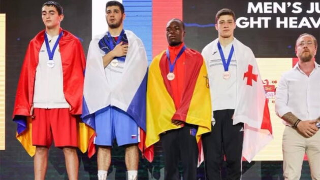 El torrejonero Efosa Wisdom, bronce en el Campeonato de Europa junior de boxeo, en -80 kilos