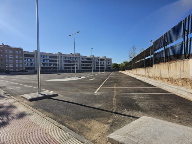 Ya está operativo el nuevo aparcamiento en superficie gratuito de 231 plazas en la calle Francia