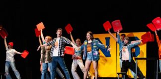 El musical solidario 'Chicas Malas' llega a Torrejón a beneficio de Cruz Roja - imagen 1