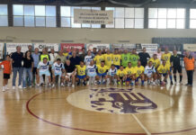 El fútbol sala de Torrejón homenajeó a Fernando Limones, fundador de Motos Limones