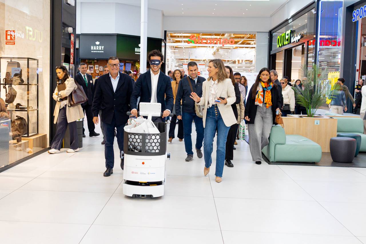 Parque Corredor prueba un robot de asistencia para personas con discapacidad y mayores