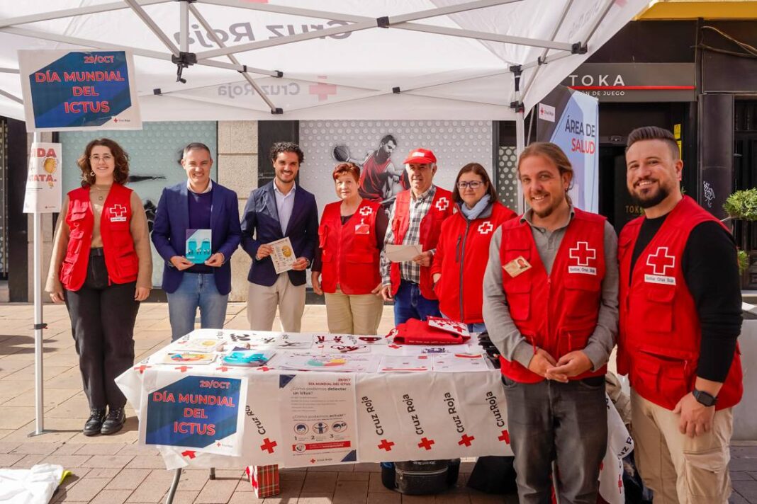 Torrejón de Ardoz conciencia sobre el ictus con una mesa informativa de Cruz Roja - imagen 1
